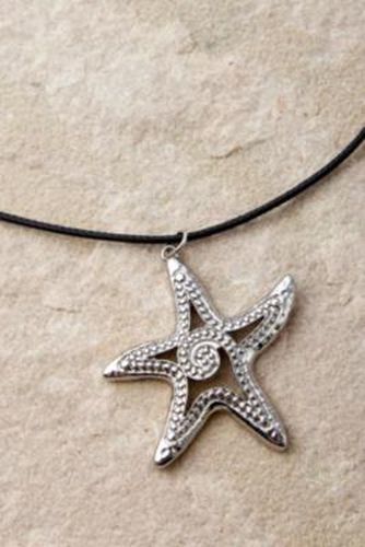 Starfish Cord Necklace - Silver at Urban Outfitters - Silence + Noise - Modalova