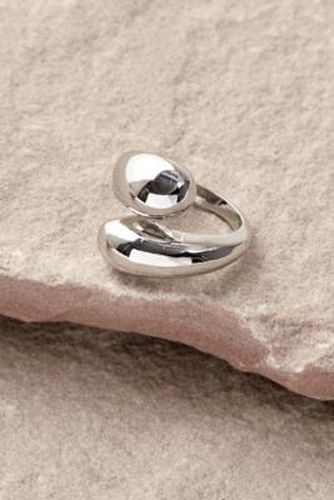 Abstract Statement Ring - Silver M/L at Urban Outfitters - Silence + Noise - Modalova