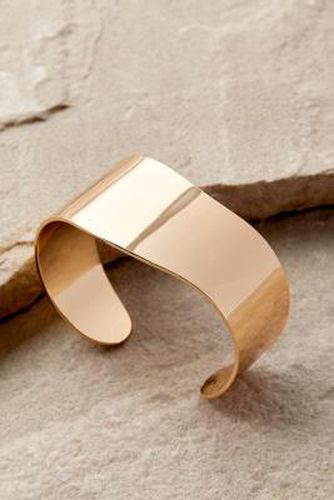 Clean Cuff Bracelet - Gold at Urban Outfitters - Silence + Noise - Modalova