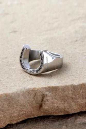 Hennessy Ring - Silver L at Urban Outfitters - Réalta - Modalova