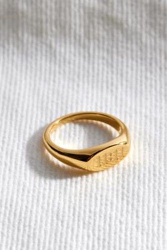 Ring - Gold L at Urban Outfitters - Réalta - Modalova