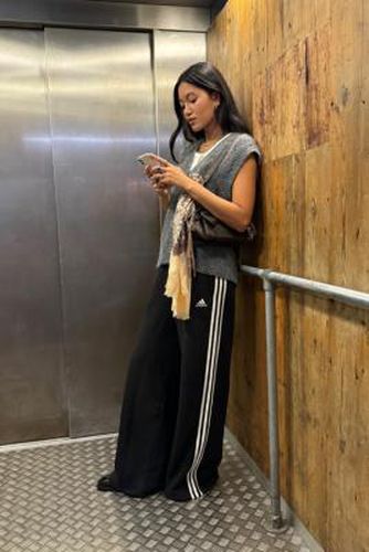 Stripes Wide Leg Track Pants - 2XS at Urban Outfitters - adidas - Modalova