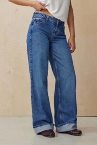 Jeans G11 Medium-Wash Wide-Leg Jeans - 30 at Urban Outfitters - GUESS - Modalova