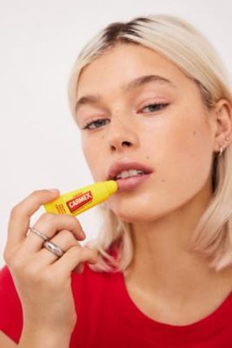 Original Lip Balm Tube ALL at Urban Outfitters - Carmex - Modalova