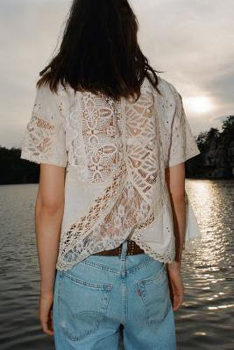 Darcy Heirloom Souvenir Shirt - Ivory XS at Urban Outfitters - Kimchi Blue - Modalova