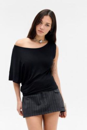 UO Olivia Off-Shoulder T-Shirt - XS at - Urban Outfitters - Modalova