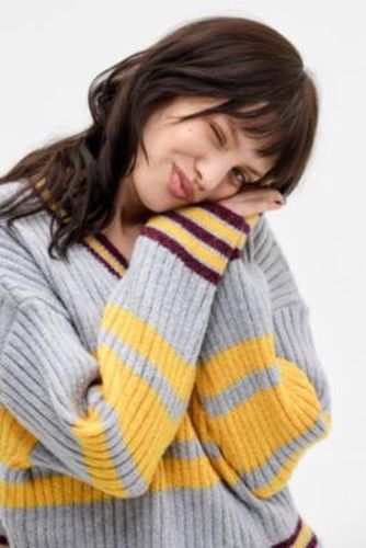 Textured Stripe V-Neck Jumper - XS at Urban Outfitters - BDG - Modalova