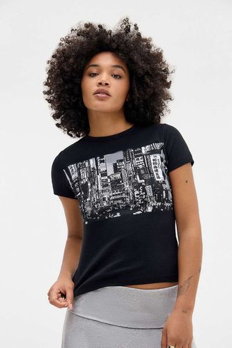UO Tokyo Short Sleeve Baby T-Shirt - XS at - Urban Outfitters - Modalova