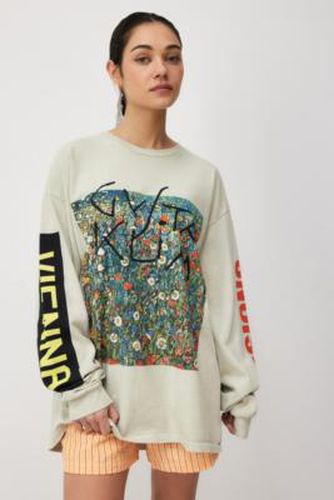 UO Gustav Klimt Long-Sleeved Skate T-Shirt - S/M at - Urban Outfitters - Modalova