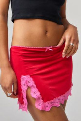 UO Contrast Slip Mini Skirt - Red XS at - Urban Outfitters - Modalova