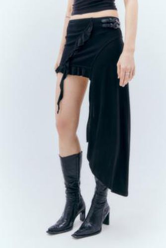 UO Ponte Buckle Asymmetrical Hem Mini Skirt - S at - Urban Outfitters - Modalova