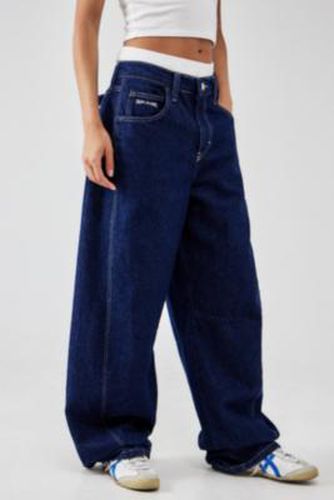 Logan Twisted Seam Boyfriend Jeans - Rinsed Denim 26W 32L at Urban Outfitters - BDG - Modalova