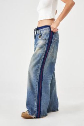 Jaya Baggy Sport Track Jeans - Vintage Denim Medium 27W 32L at Urban Outfitters - BDG - Modalova