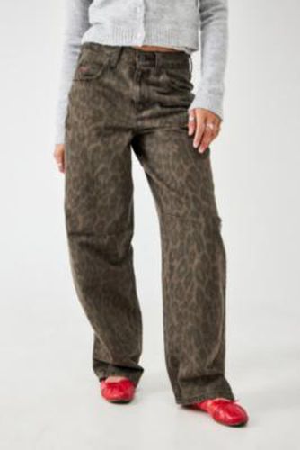 Logan Boyfriend Leopard Print Jeans - Dark Brown 24W 28L at Urban Outfitters - BDG - Modalova