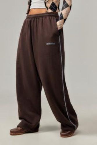 Iets frans. Brown Harri Baggy Jogger - Dark Brown 2XS at Urban Outfitters - iets frans... - Modalova