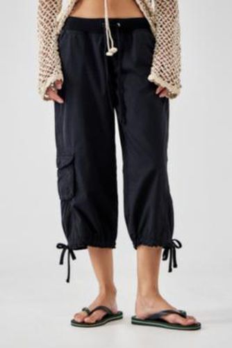 Kane Cargo Capris - Black XS at Urban Outfitters - BDG - Modalova