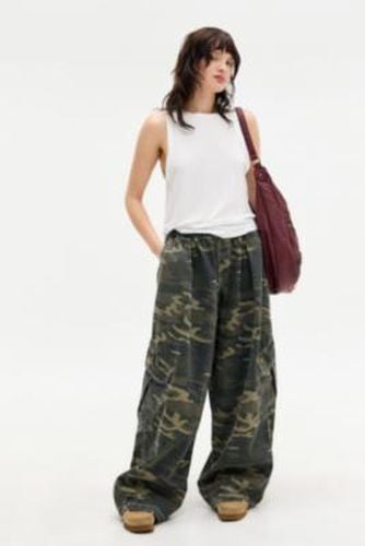 Bobbi Camo Cocoon Pants - XS at Urban Outfitters - BDG - Modalova