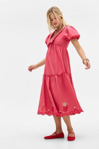 Robe midi brodée Hunter en taille: Small - Kimchi Blue - Modalova