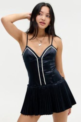 Elida Satin Pleated Playsuit - 2XS at Urban Outfitters - Kimchi Blue - Modalova