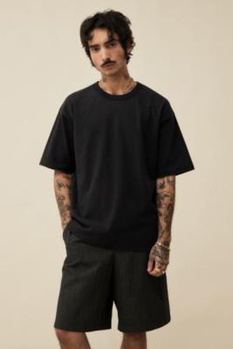 Black Metro T-Shirt - Black S at Urban Outfitters - Loom - Modalova