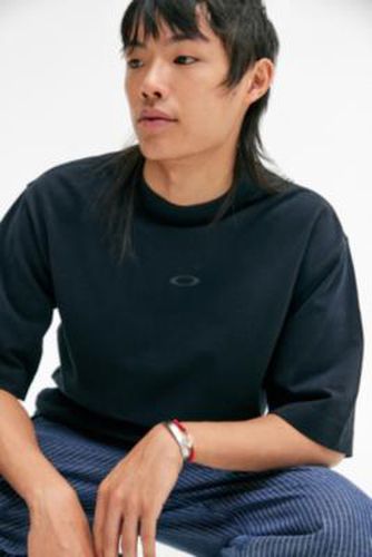 UO Exclusive Ellipse T-Shirt - S at Urban Outfitters - Oakley - Modalova