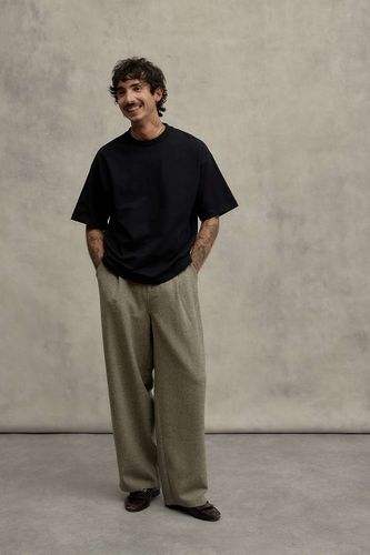 Premium T-Shirt - M at Urban Outfitters - Loom - Modalova