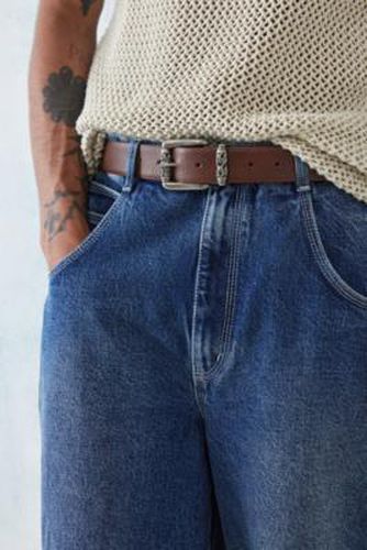 UO - Ledergürtel In Braun Mit Zierdetails - Urban Outfitters - Modalova