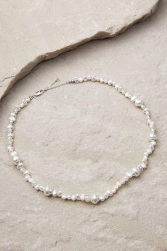 Pearl Choker Necklace - Silver at Urban Outfitters - Silence + Noise - Modalova