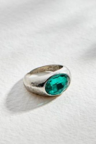 Green Gem Ring - L at Urban Outfitters - Silence + Noise - Modalova