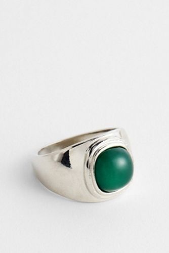 Green Gemstone Ring - S at Urban Outfitters - Silence + Noise - Modalova