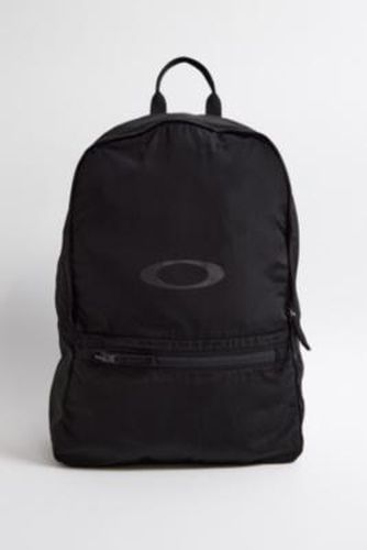 Black Packable Backpack - Black ALL at Urban Outfitters - Oakley - Modalova