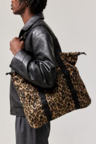 UO Fur Leopard Print Tote Bag - at - Urban Outfitters - Modalova