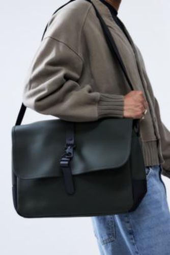 Messenger Bag - Green at Urban Outfitters - RAINS - Modalova
