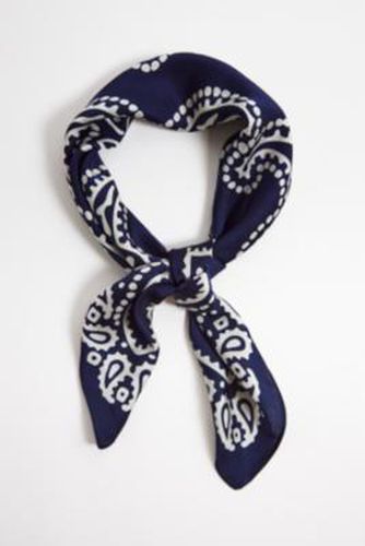 UO Bandana Print Scarf - at - Urban Outfitters - Modalova