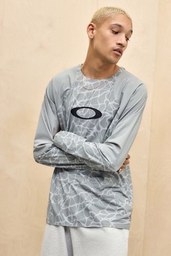 Neuron Cement Seeker Long Sleeve Jersey T-Shirt - Grey M at Urban Outfitters - Oakley - Modalova