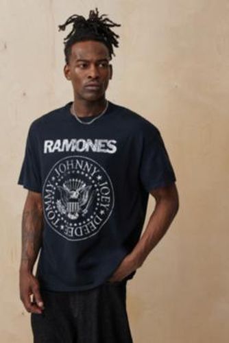 UO The Ramones T-Shirt - 2XS at - Urban Outfitters - Modalova