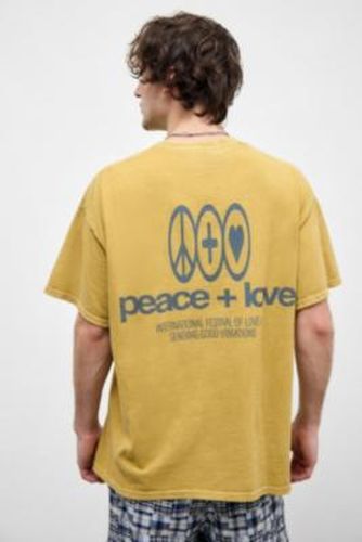 Yellow Peace & Love T-Shirt - Yellow S at - Urban Outfitters - Modalova