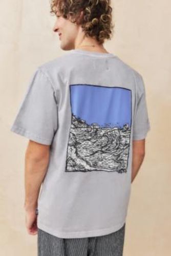 UO Exclusive Acid Wash Trust T-Shirt - S at Urban Outfitters - Temp Surf Co - Modalova