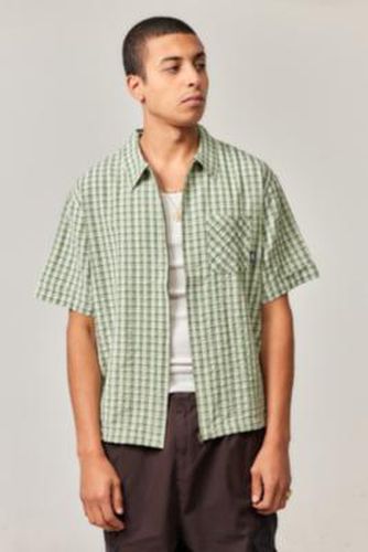 UO Exclusive Green Gingham Seersucker Zip-Through Shirt - S at Urban Outfitters - Temp Collective - Modalova
