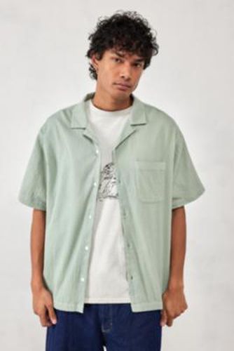 UO Seafoam Crinkle Shirt - Green 2XS at - Urban Outfitters - Modalova