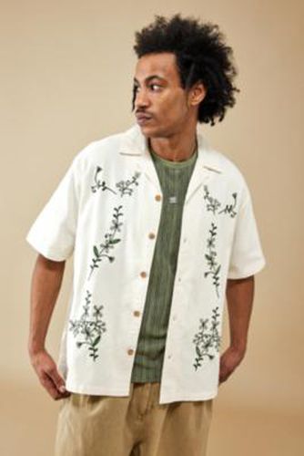 Floral Embroidered Short-Sleeved Shirt - Ivory XS at Urban Outfitters - BDG - Modalova