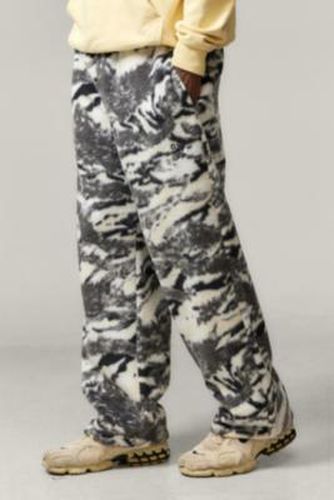 Camo Fleece Jogger S at Urban Outfitters - Ayker - Modalova