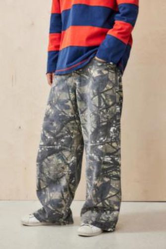 Real Tree Camo Colossus Jeans - 30 at Urban Outfitters - Jaded London - Modalova