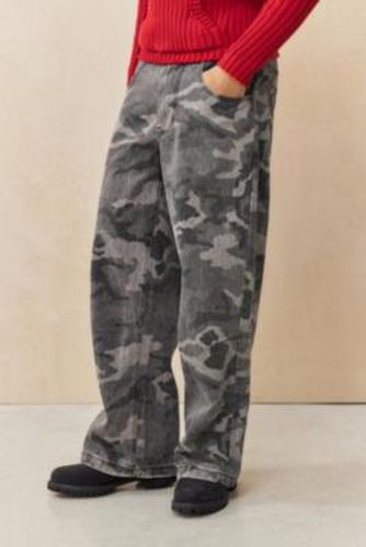 Camo Low Rise Colossus Jeans - 30 at Urban Outfitters - Jaded London - Modalova