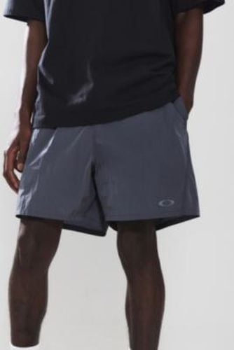 UO Exclusive Grey Metallic Shorts - Grey M at Urban Outfitters - Oakley - Modalova