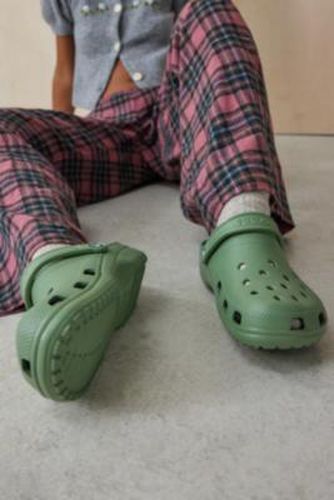 Moss Classic Clogs - UK 4 at Urban Outfitters - Crocs - Modalova