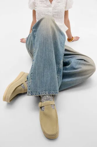 Maple Wallabee T Bar Shoes - UK 4 at Urban Outfitters - Clarks Originals - Modalova