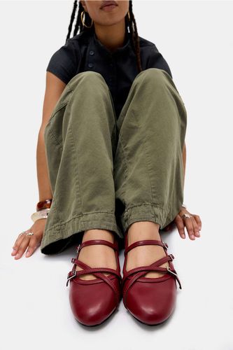 Burgundy Maisy Ballerina Shoes UK 4 at Urban Outfitters - RAID - Modalova