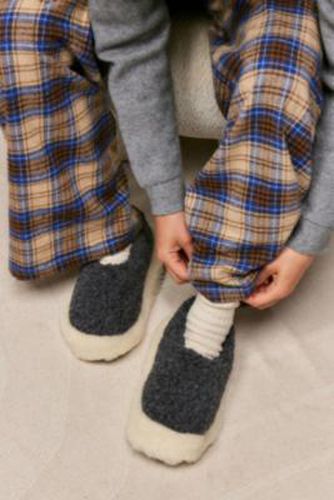 Dark Slippers - UK 6/7 at Urban Outfitters - Yoko Wool - Modalova