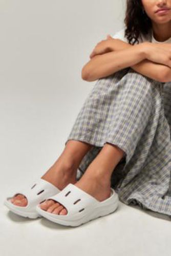 HOKA HOKA White Ora Recovery Slide 3 Sandals - White UK 4.5 at Urban Outfitters - HOKA® - Modalova